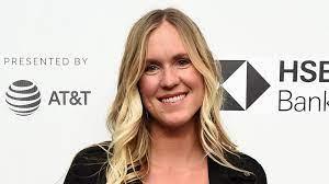 Her current net worth is estimated to be $3 million as of june 2021. Here S How Much Bethany Hamilton From Soul Surfer Is Really Worth