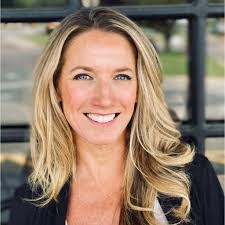 Sarah Bidwell's Instagram, Twitter & Facebook