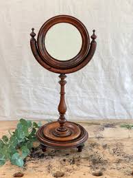 Ahsap Ayakli Ayna Dada Kuzguncuk