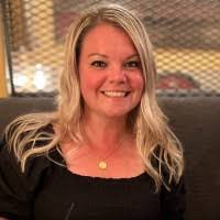 Launa Miller's Instagram, Twitter & Facebook