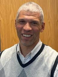 Kelly Kent's Instagram, Twitter & Facebook