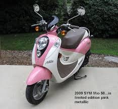 Birdy S Scooters And Atvs Anderson Indiana 2009 Sym Mio 50 Scooter In Limited Edition Pink Metallic Pink Moped Scooter Pink Car