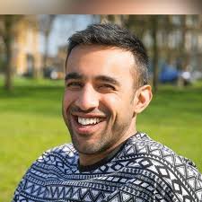 21 Marketing LinkedIn Influencers You Should Follow in 2021