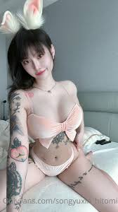 Songyuxin Hitomi OnlyFans leak picture - raw and real