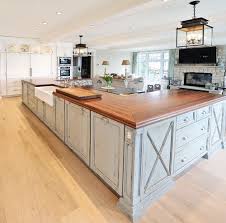 Maybe you would like to learn more about one of these? Esprit Cape Cod Et Convivialite Dans La Cuisine Kitchen Island With Seating Kitchen Island Design Home Kitchens