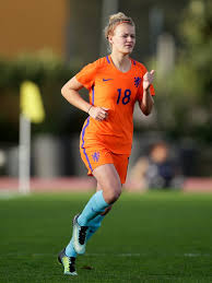 Jul 19, 2021 · blijf altijd op de hoogte van het laatste nieuws via de snelste en leukste nieuwssite van nederland, 24 uur per dag en 7 dagen in de week Studente Esmee Maakt Debuut In Oranje Dit Is Waar Je Van Droomt Win Nieuwsplatform Van En Voor Windesheim