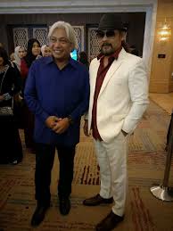 Saya yakin kerajaan akan membayar semua hutangnya, katanya kepada pemberita pada forum kewangan islam global di kuala lumpur hari ini. Awie Pamalo On Twitter Bersama Gabenor Bank Negara He Is Cool Respect