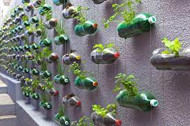 Hanging planters can help create an indoor or outdoor garden. 25 Mesmerizing Vertical Garden Ideas That Will Refresh Your Decor Homesthetics Decor 19 Homesthetics Inspiring Ideas For Your Home
