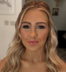 Lisa Simms's Instagram, Twitter & Facebook