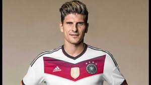 Because soccer player haircuts are some of the best short, medium and long men's hairstyles. Top 10 Footballer Soccer Hairstyles Youtube