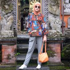 Netizen melihat kalau anak zaskia tampak beberapa kali gantian mengenakan baju yang sama. Serba Longgar Dan Simpel Semua Gaya Busana Hijab Zaskia Adya Mecca Ini Senyaman Outfit Rumahan