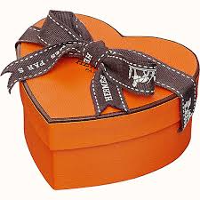 Le coeur est un organe musculaire qui permet d'assurer la circulation sanguine dans le corps afin de permettre l'oxygénation et la nutrition des tissus et des cellules par l'intermédiaire des. Mini Coeur Laque Scarf Ring Hermes Netherlands