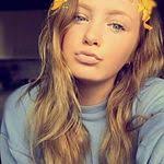 Lisa Straker's Instagram, Twitter & Facebook