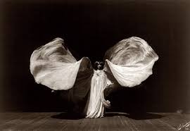 Serpentine is a group of green stones found all over the world, everywhere from canada to greece to korea to new zealand. The Serpentine Dance And Loie Fuller Women N Art