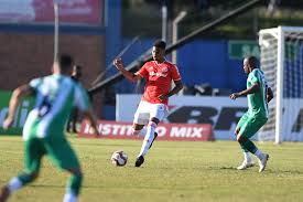 O colorado vai a campo recheado de garotos. I1vzjadz0mmrzm