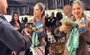 Rosalía se pasea por La Lagunilla