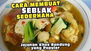 Seblak khas bandung ini berbahan dasar kerupuk mentah yang kemudian sengaja di rendam dengan air panas agar bantat. Cara Membuat Seblak Sederhana Jajanan Khas Bandung Yang Populer Youtube