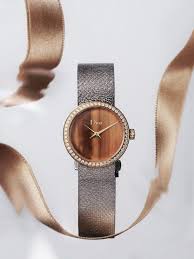 As the new face of dior joaillerie, the english actress and model cara delevingne embodies the emblematic rose des vents and oui collections by victoire de castellane with complicity and humor. Cara Delevingne Treasures Time With La D De Dior Satine Timepieces