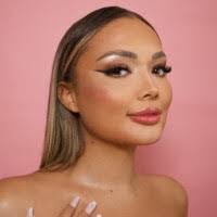 Jennifer Collazo's Instagram, Twitter & Facebook