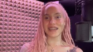 Airyn De Niro tra amore, appuntamenti e quel papà Robert che l'ha aiutata  ad accettare la sua identità