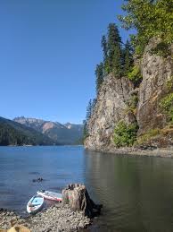 The lake is being drawn down but there is still a bit of ramp left at the boat launch. Last Weekend At Lake Kachess In Wa Can Paddle Around Do Some Cliff Jumping There Sup