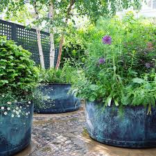 Society Of Garden Designers On Instagram Theenglishgardenmagazine Highlights The Design Ideas From Some O In 2020 Garden Design Small English Garden English Garden