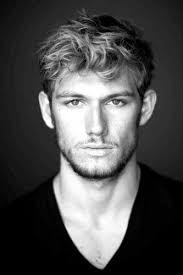 Laissez pousser pour un style plus actuel que jamais. 18 Meilleures Idees Sur Coupe Homme Mi Long Coupe Homme Mi Long Coupe Homme Coupe De Cheveux