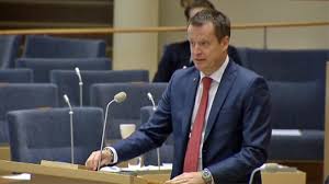 Exakt när han tänker göra detta har han inte velat säga. Ny Regering Och Ny Digitaliseringsminister Byanatsforum
