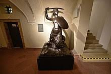 For four years has been continuously creating a series of events under the name syreny/mermaids, and since 20. Pomnik Syreny W Warszawie Stare Miasto Wikipedia Wolna Encyklopedia