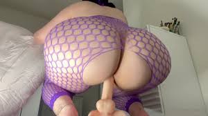 Big Booty Latina Amelia Curvy Rides Stick