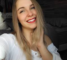 A n g i e 🌹 (@angelique.lacroix) • Instagram photos and videos