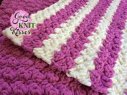 Puff stitch flower pattern by millemakes.wordpress.com & photo: Crochet Patterns Galore Marshmallow Baby Blanket