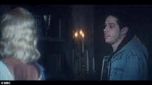 The billionaire musk is set to host the Pete Davidson Wiederholt Seine Rolle Als Chad Bei Snl Nachdem Fans Behaupten Seine Ex Ariana Grande Habe Ihn Diskreditiert Nach Welt