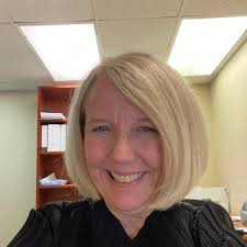 Roxanne Donnelly's Instagram, Twitter & Facebook