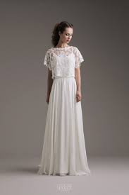 Ti offriamo una selezione mozzafiata di abiti da sposa semplici da scegliere. Abiti E Vestiti Da Sposa Semplici In Seta Dallo Stile Boho E Bon Ton A Milano Abiti Da Sposa Abito Da Sposa Informale Abito Da Sposa Semplice