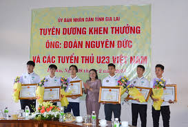 Fanpage chính thức của clb bóng đá hoàng anh gia lai đây là kênh thông tin chính thống. Ubnd Tá»‰nh Gia Lai Khen ThÆ°á»Ÿng Ong Ä'oan Nguyen Ä'á»©c Va 6 Cáº§u Thá»§ Hagl