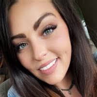 Sara Bucher's Instagram, Twitter & Facebook