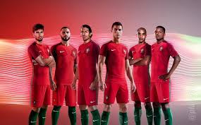 La selección de fútbol de portugal es el equipo formado por jugadores de nacionalidad scolari dejó la selección después de la eurocopa 2008 y fue reemplazado por carlos queiroz. Camiseta Nike De Portugal Euro 2016