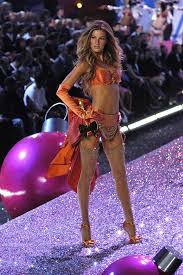 La jeune femme rejoint une pléiade de mannequins de renommée mondiale, dont lily aldridge, taylor hill, sara sampaio. Top 10 Anges Des Victoria S Secret Ennui Pas