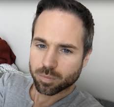 This Man Hires an Attractive Lookalike to Replace Him at a 10-Year High  School Reunion