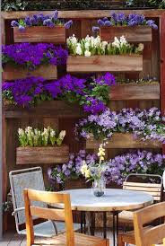 How To Grow An Herb Garden Indoors Year Round Com Imagens Jardins Pequenos Jardinagem Ideias De Jardinagem