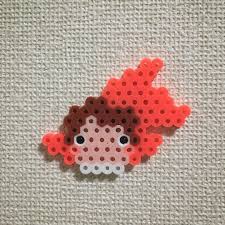 ちょっと正直載せるか迷った出来ですが 笑 お魚ポニョバージョンϵ 8 お魚ポニョは ちょっと目が離れ目なのがポイントですね アイロンビーズ パーラービーズ ハンドメイド ジブリ perler beads designs perler bead art seed bead crafts