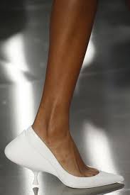Les Chaussures Des Defiles Printemps Ete A Paris Chaussure Meilleures Chaussures Escarpins