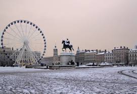 Comme à la montagne ! Innoprag On Twitter Lyon Sous Son Blanc Manteau Et Vous Il Neige Neige Hiver Fetesdenoel