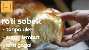 Bisa jadi camilan pengganjal lapar atau menu sarapan, berikut resep roti sobek ala . Roti Kasur Roti Empuk Tanpa Ulen Jajane Vivi