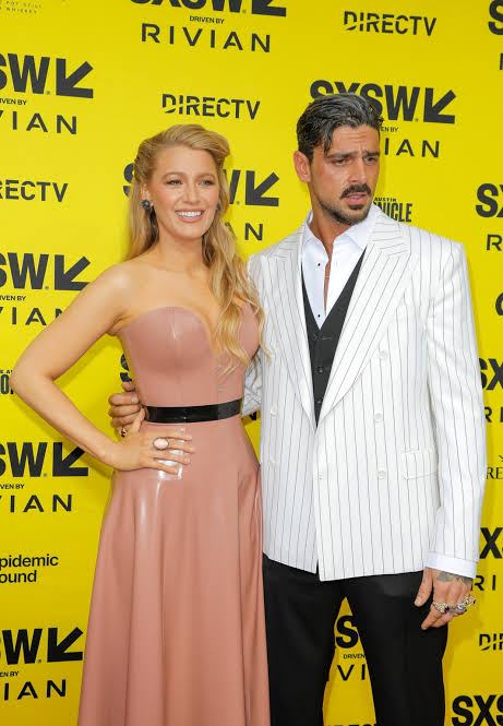 Blake Lively, Anna Kendrick and more step out for 'Another Simple Favor'  premiere - ABC News