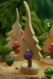 Weihnachtsfiguren Holzbaum Natur Gr Xs 17cm Mit Sockel Ein Designerstuck Von Baumelement Holz Basteln Weihnachten Weihnachten Holz Weihnachtsfiguren