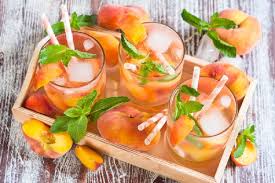 Recette Sangria Au Vin Blanc Et 7up Peach Sangria White Sangria Recipe Sour Foods