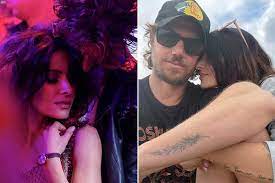 Shahi and demos haven't necessarily kept their relationship too private, as the pair has documented time spent with one another on various occasions on social media. Die Sex Life Hotties Sarah Shahi Und Adam Demos Sind Auch Irl Ein Paar So Hat S Gefunkt