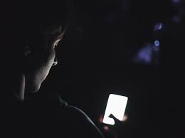 ツイッターにレイプ動画を公開した16歳2人を逮捕、フランスの男女平等副大臣がSNS企業を批判 - フロントロウ ｜ グローカルなメディア